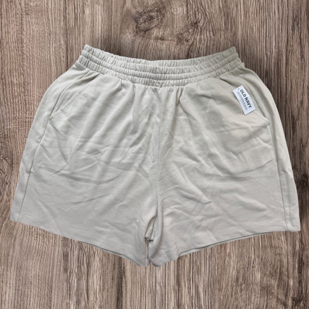 🧸 NWT! 🧸 Old Navy Extra High Waisted SoComfy Sweat Shorts!